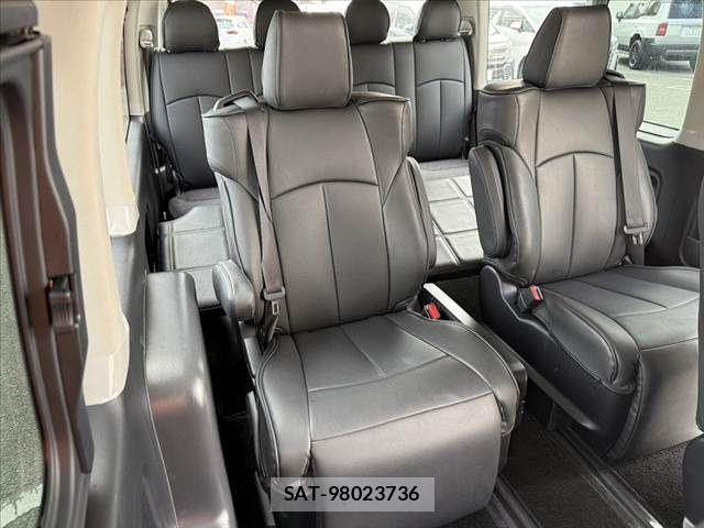 Toyota HIACE WAGON 2025-08 8829317-19