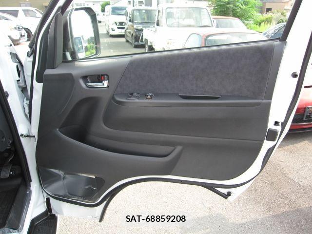 Toyota HIACE WAGON 2026-07 8829318-20