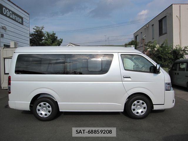 Toyota HIACE WAGON 2026-07 8829318-4