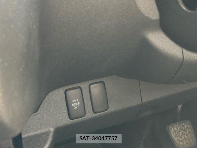 Toyota HIACE WAGON 2012-02 8829320-12