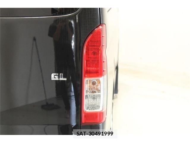 Toyota HIACE WAGON 2019-03 8880015-17