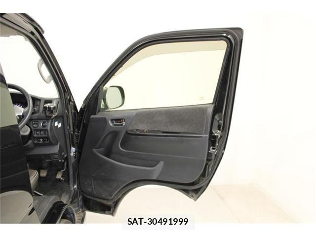 Toyota HIACE WAGON 2019-03 8880015-28