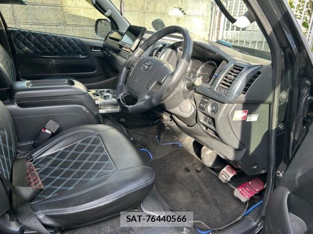 Toyota HIACE WAGON 2015-03 8883696-4