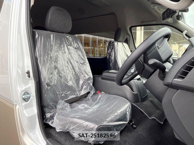 Toyota HIACE WAGON 2026-06 8883694-7