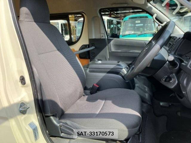 Toyota HIACE WAGON 2014-04 1052724-17