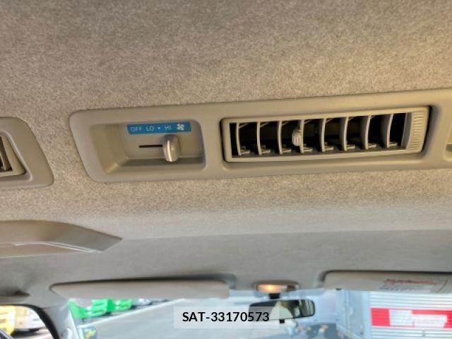 Toyota HIACE WAGON 2014-04 1052724-27