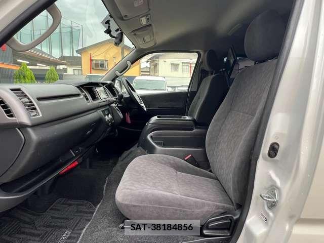 Toyota HIACE WAGON 2010-11 1331168-10