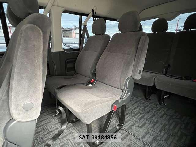 Toyota HIACE WAGON 2010-11 1331168-13