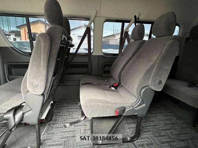 Toyota HIACE WAGON 2010-11 1331168-14