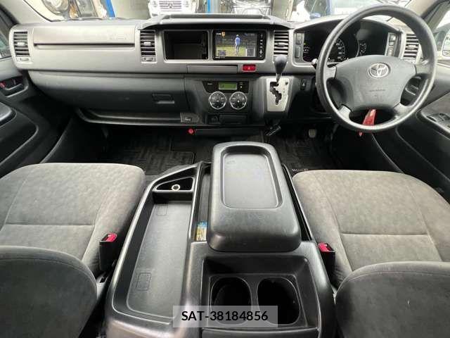 Toyota HIACE WAGON 2010-11 1331168-17
