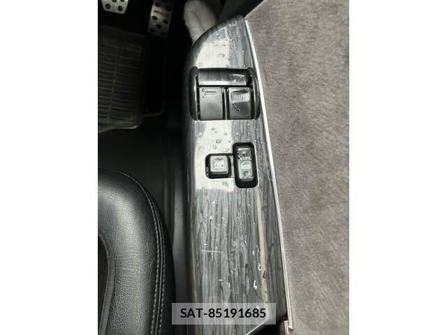 Toyota HIACE WAGON 2011-04 1321821-24