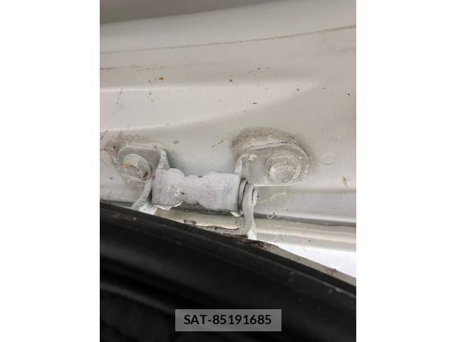 Toyota HIACE WAGON 2011-04 1321821-25