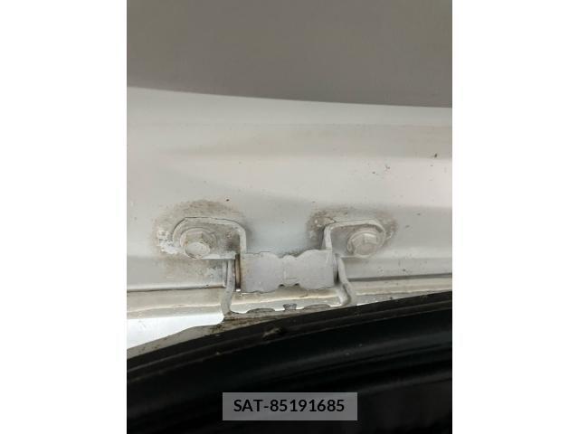 Toyota HIACE WAGON 2011-04 1321821-26