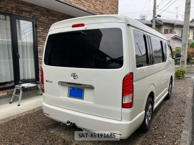 Toyota HIACE WAGON 2011-04 1321821-2