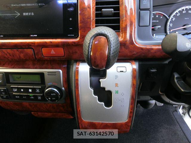 Toyota HIACE WAGON 2020-04 1428726-19