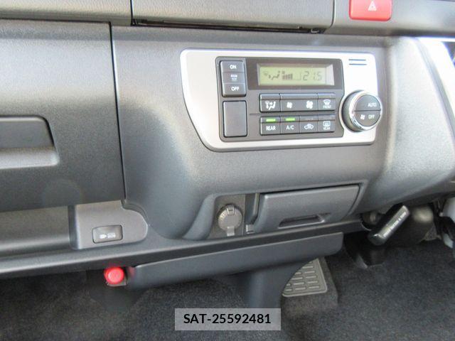 Toyota HIACE WAGON 2025-11 1428730-17