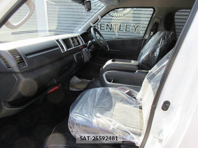 Toyota HIACE WAGON 2025-11 1428730-1