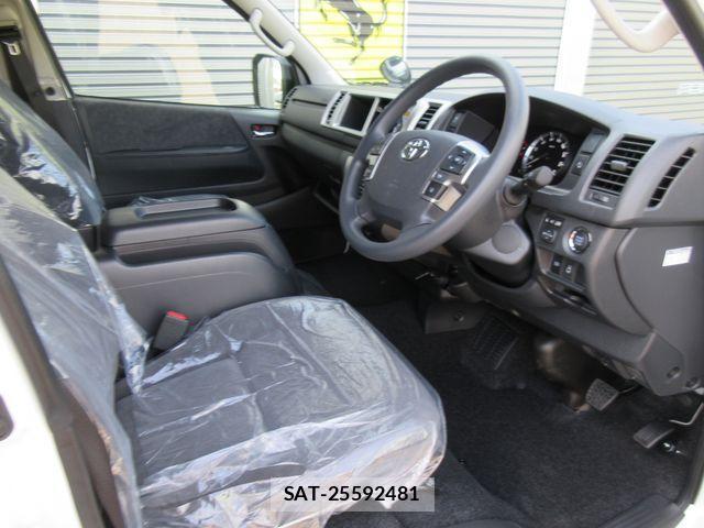 Toyota HIACE WAGON 2025-11 1428730-21