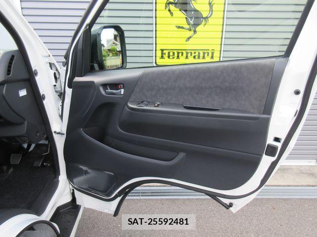 Toyota HIACE WAGON 2025-11 1428730-23
