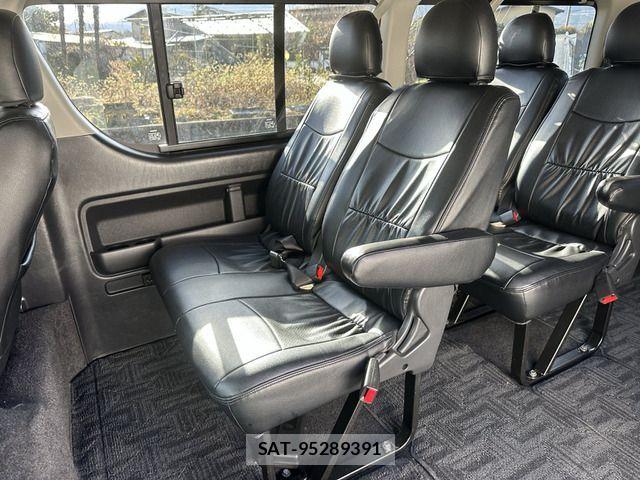 Toyota HIACE WAGON 2010-11 1846735-10