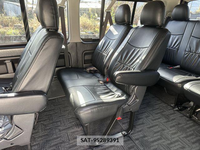 Toyota HIACE WAGON 2010-11 1846735-11