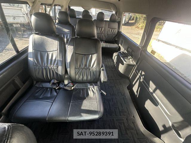 Toyota HIACE WAGON 2010-11 1846735-12