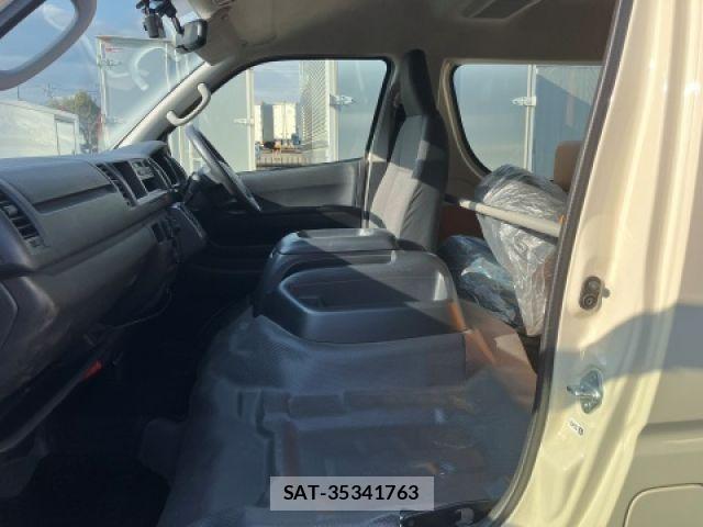 Toyota HIACE WAGON 2020-01 2728140-21
