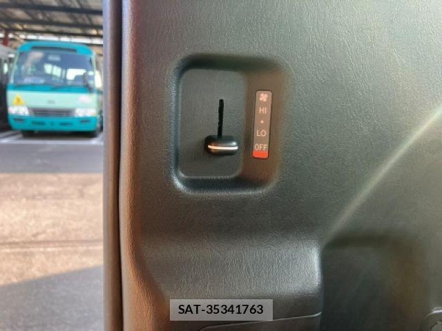 Toyota HIACE WAGON 2020-01 2728140-29