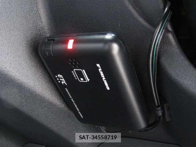Toyota HIACE WAGON 2023-04 3374984-11