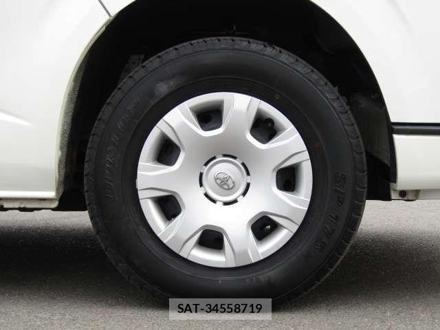 Toyota HIACE WAGON 2023-04 3374984-18