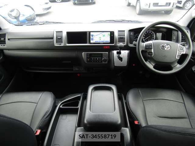 Toyota HIACE WAGON 2023-04 3374984-1