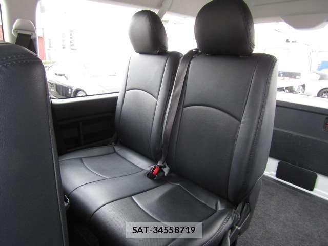 Toyota HIACE WAGON 2023-04 3374984-5
