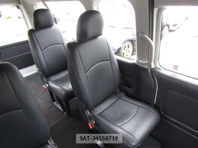 Toyota HIACE WAGON 2023-04 3374984-6