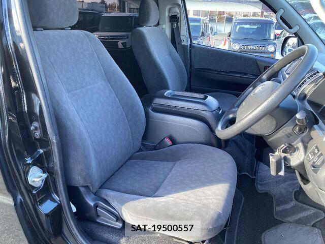 Toyota HIACE WAGON 2012-11 3671561-15