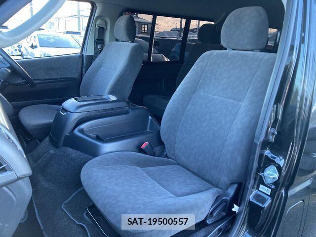 Toyota HIACE WAGON 2012-11 3671561-16