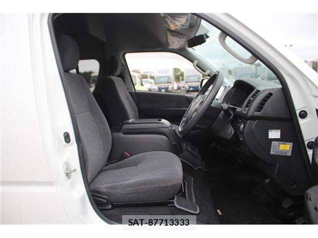 Toyota HIACE WAGON 2018-07 3906146-19