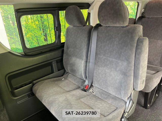 Toyota HIACE WAGON 2023-12 4421033-8