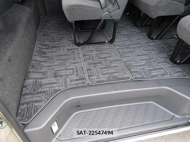 Toyota HIACE WAGON 2025-10 4945141-11