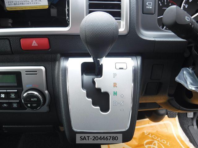 Toyota HIACE WAGON 2025-10 4945151-13