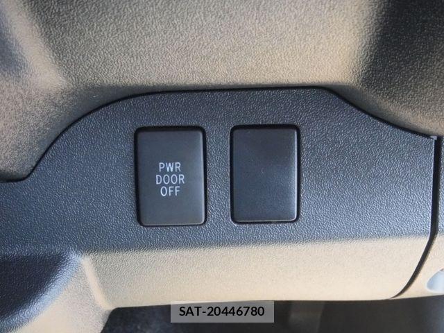 Toyota HIACE WAGON 2025-10 4945151-20
