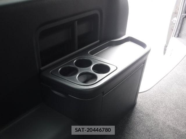 Toyota HIACE WAGON 2025-10 4945151-23
