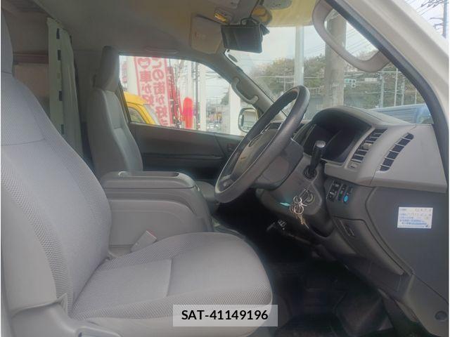 Toyota HIACE WAGON 2006-04 6498319-3