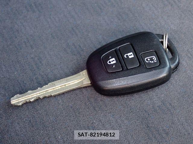 Toyota HIACE WAGON 2020-12 6612202-17