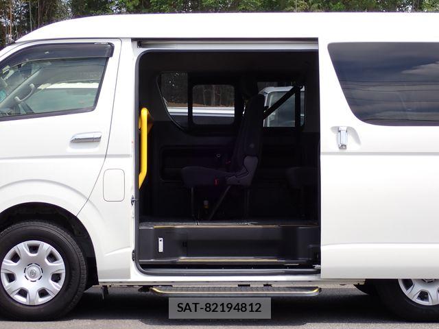 Toyota HIACE WAGON 2020-12 6612202-4