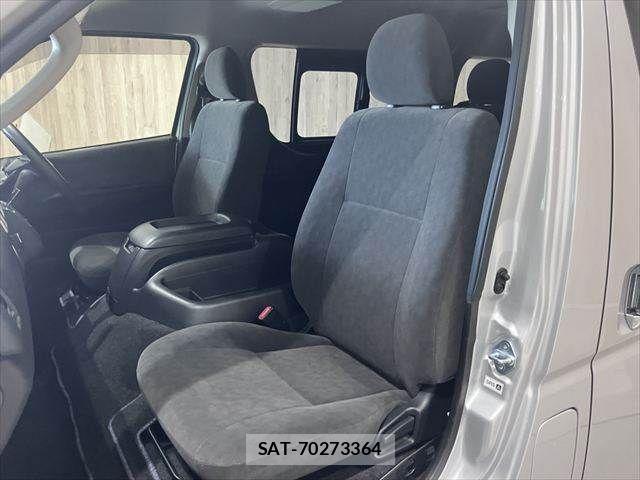 Toyota HIACE WAGON 2017-07 6682684-28