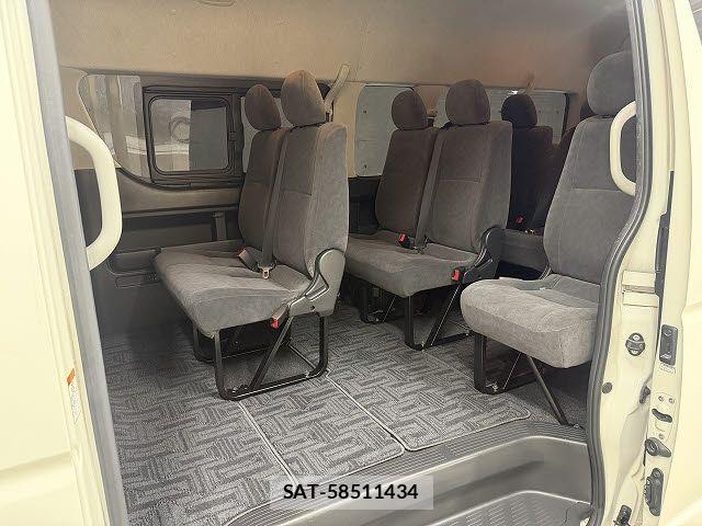 Toyota HIACE WAGON 2020-02 6751832-9