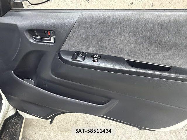 Toyota HIACE WAGON 2020-02 6751832-22