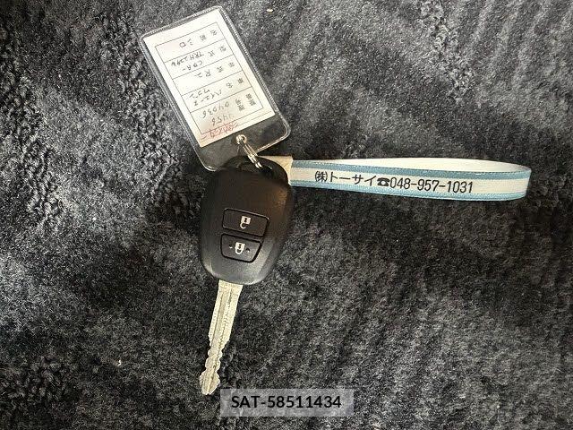 Toyota HIACE WAGON 2020-02 6751832-24