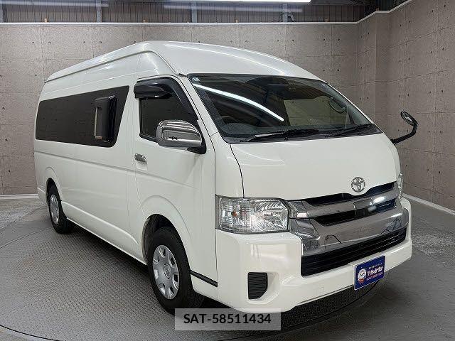 Toyota HIACE WAGON 2020-02 6751832-6