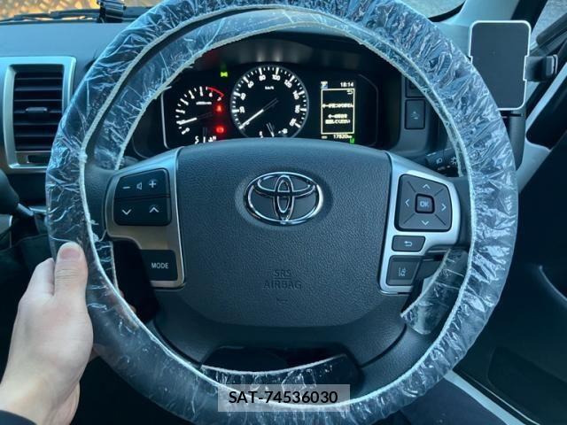 Toyota HIACE WAGON 2025-09 6815230-11